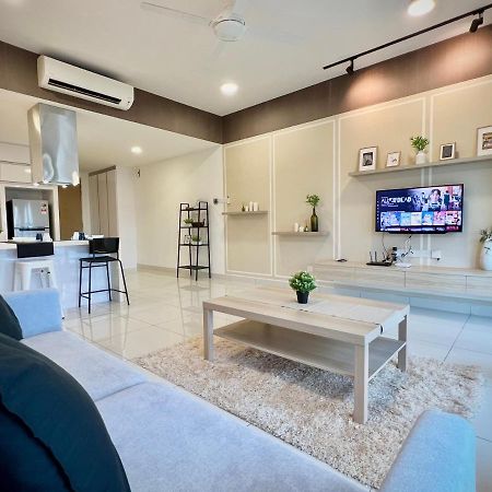 Royale Cottage Midvalley Netflix Pools 4 Pax Johor Bahru Exterior photo