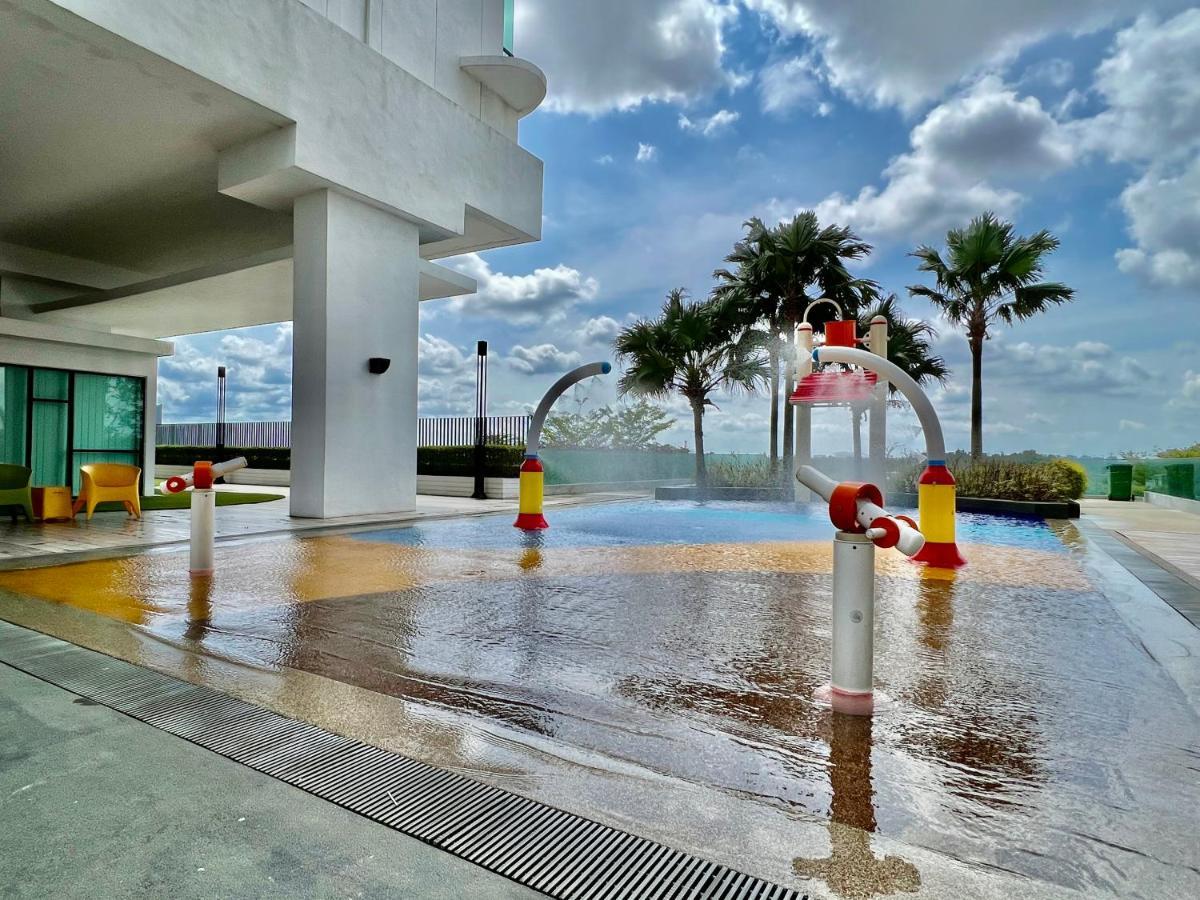 Royale Cottage Midvalley Netflix Pools 4 Pax Johor Bahru Exterior photo