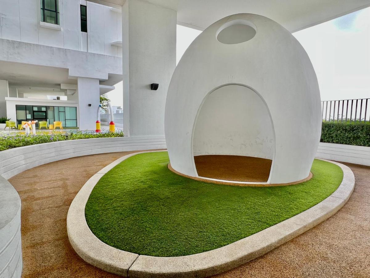 Royale Cottage Midvalley Netflix Pools 4 Pax Johor Bahru Exterior photo